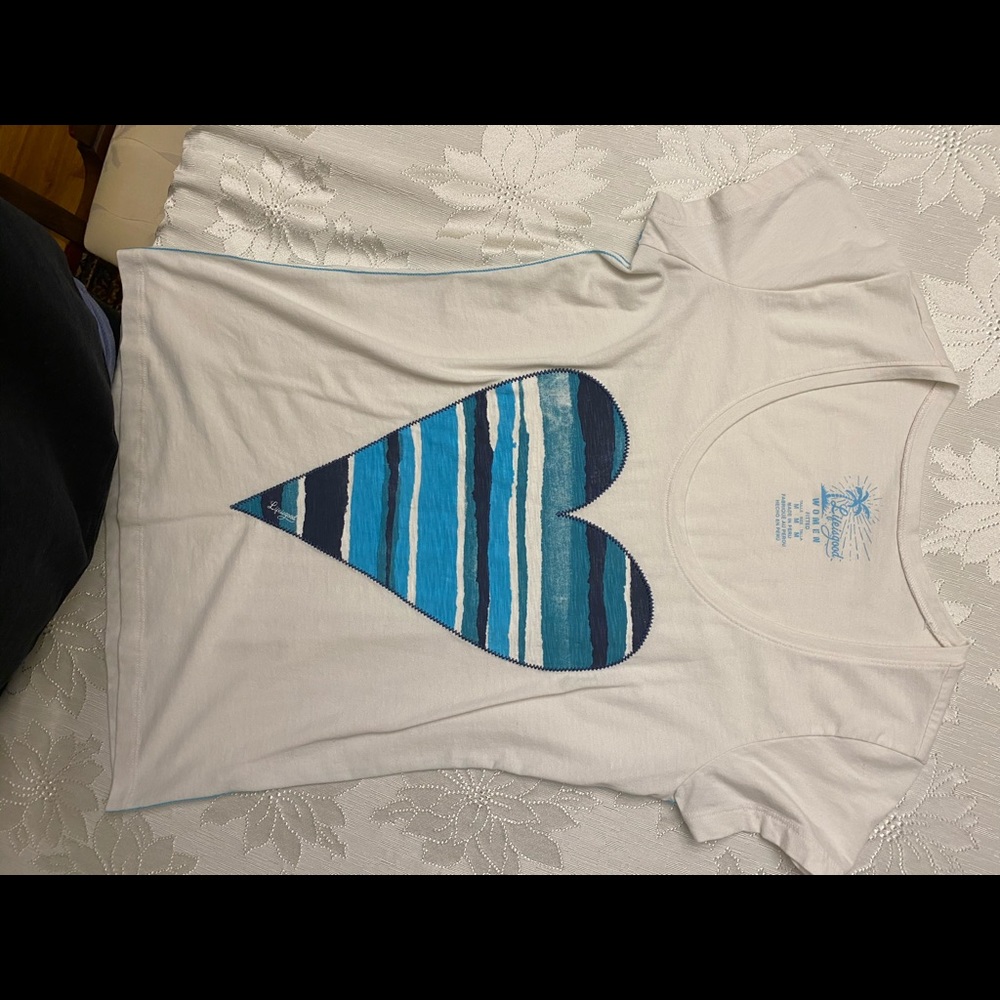 Life is Good scoop neck shirt size medium